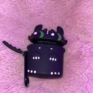 Toothless airpod case
